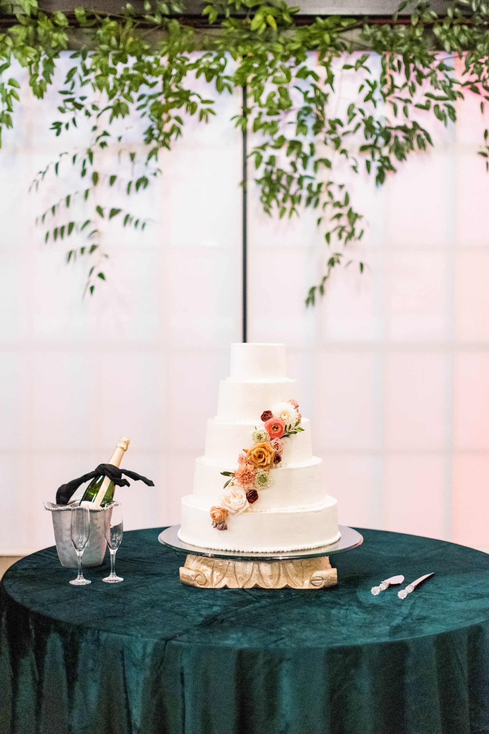 Eleanor Stenner Photography - a wedding photographer in Birmingham, AL - shares details you can't forget when planning your wedding! 